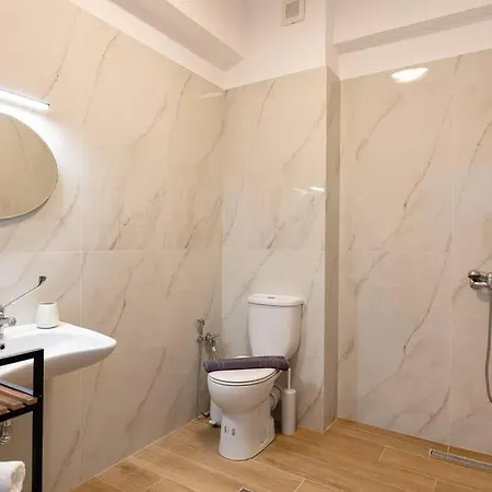 Kayo, The Ultimate Accomodation! * Πάνορμος